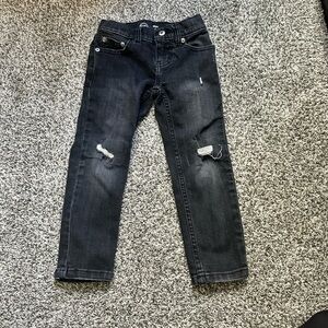 Black Skinny jeans with rip detailing